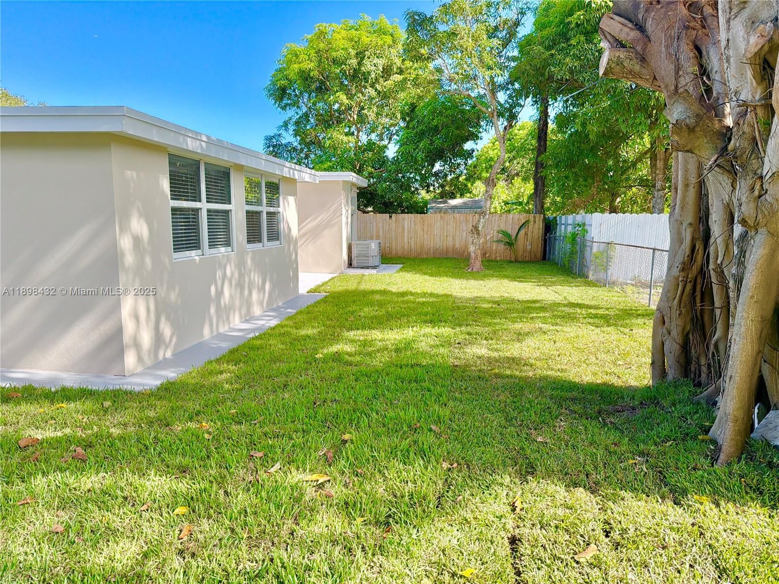 Real estate property located at 124 Harvard Rd, Broward, Miami Gardens Comm Sec, West Park, FL