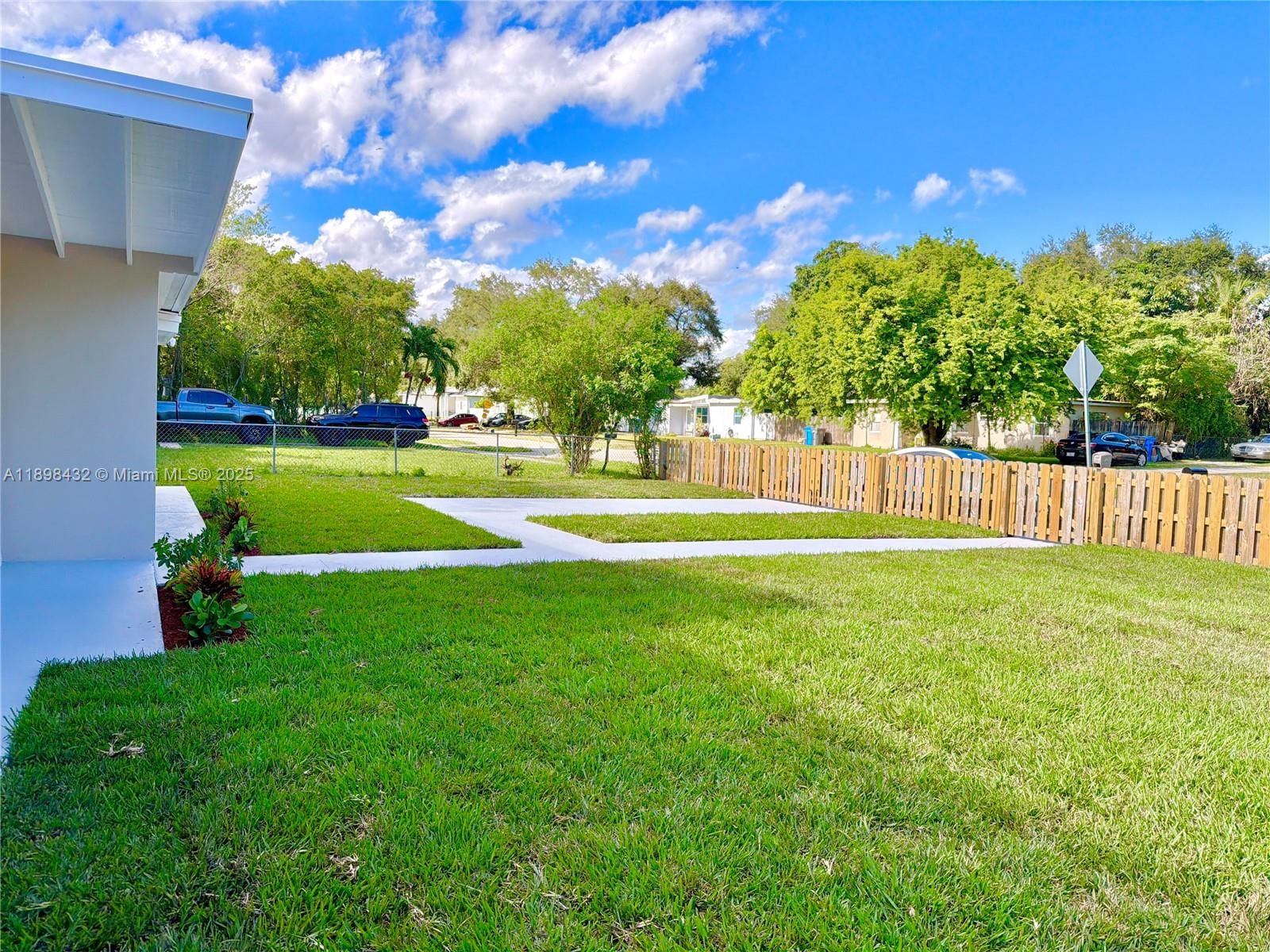 Real estate property located at 124 Harvard Rd, Broward, Miami Gardens Comm Sec, West Park, FL