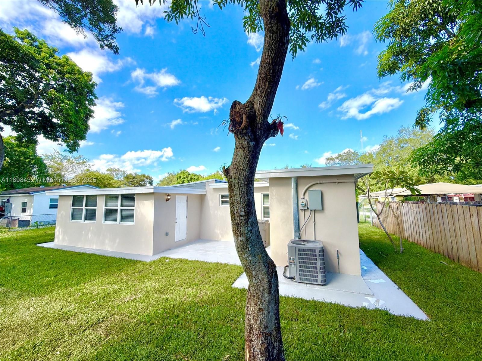 Real estate property located at 124 Harvard Rd, Broward, Miami Gardens Comm Sec, West Park, FL