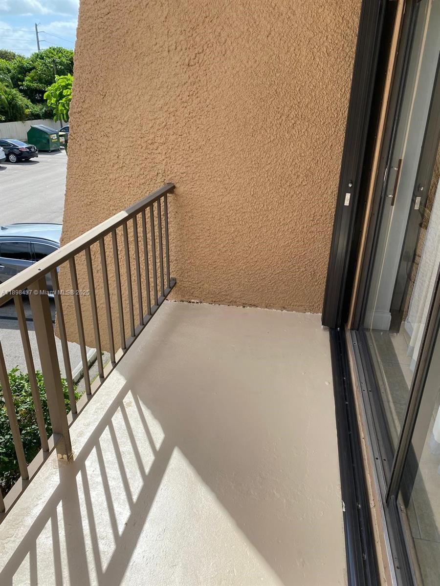 Real estate property located at 8267 128th St #215, Miami-dade, Sunrise Point Condo, Pinecrest, FL