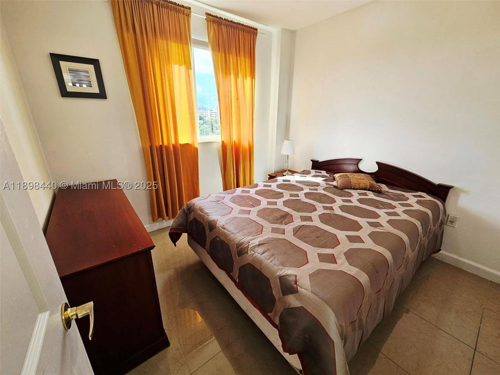 Real estate property located at 2280 32nd Ave #511, Miami-dade, Shamrock By The Gables, Miami, FL