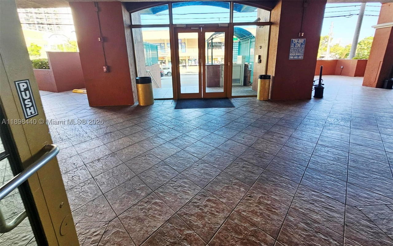 Real estate property located at 2280 32nd Ave #511, Miami-dade, Shamrock By The Gables, Miami, FL