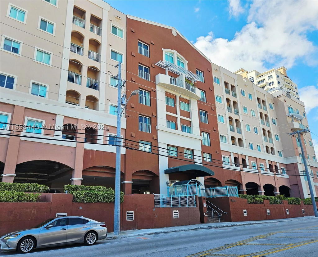 Real estate property located at 2280 32nd Ave #511, Miami-dade, Shamrock By The Gables, Miami, FL