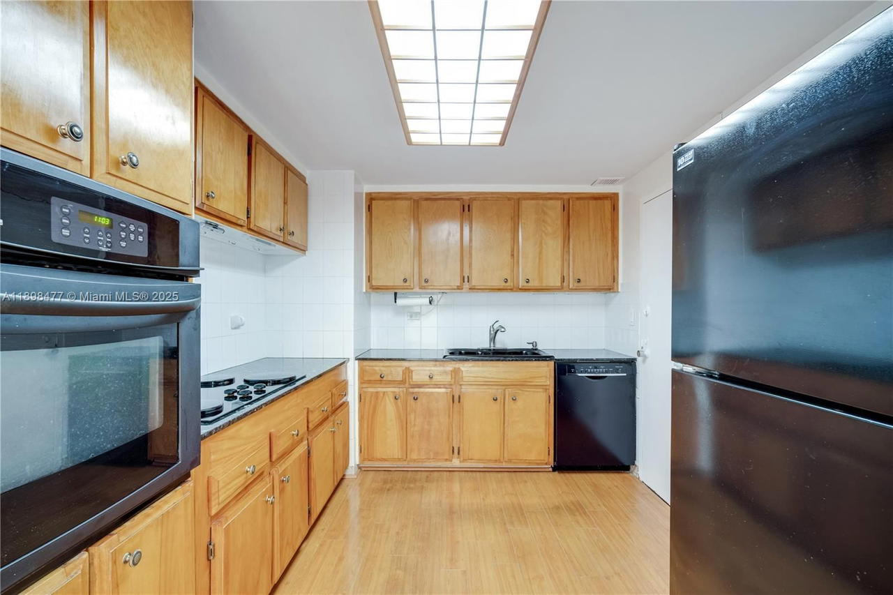 Real estate property located at 2451 Brickell Ave #6N, Miami-dade, Brickell Townhouse Condo, Miami, FL