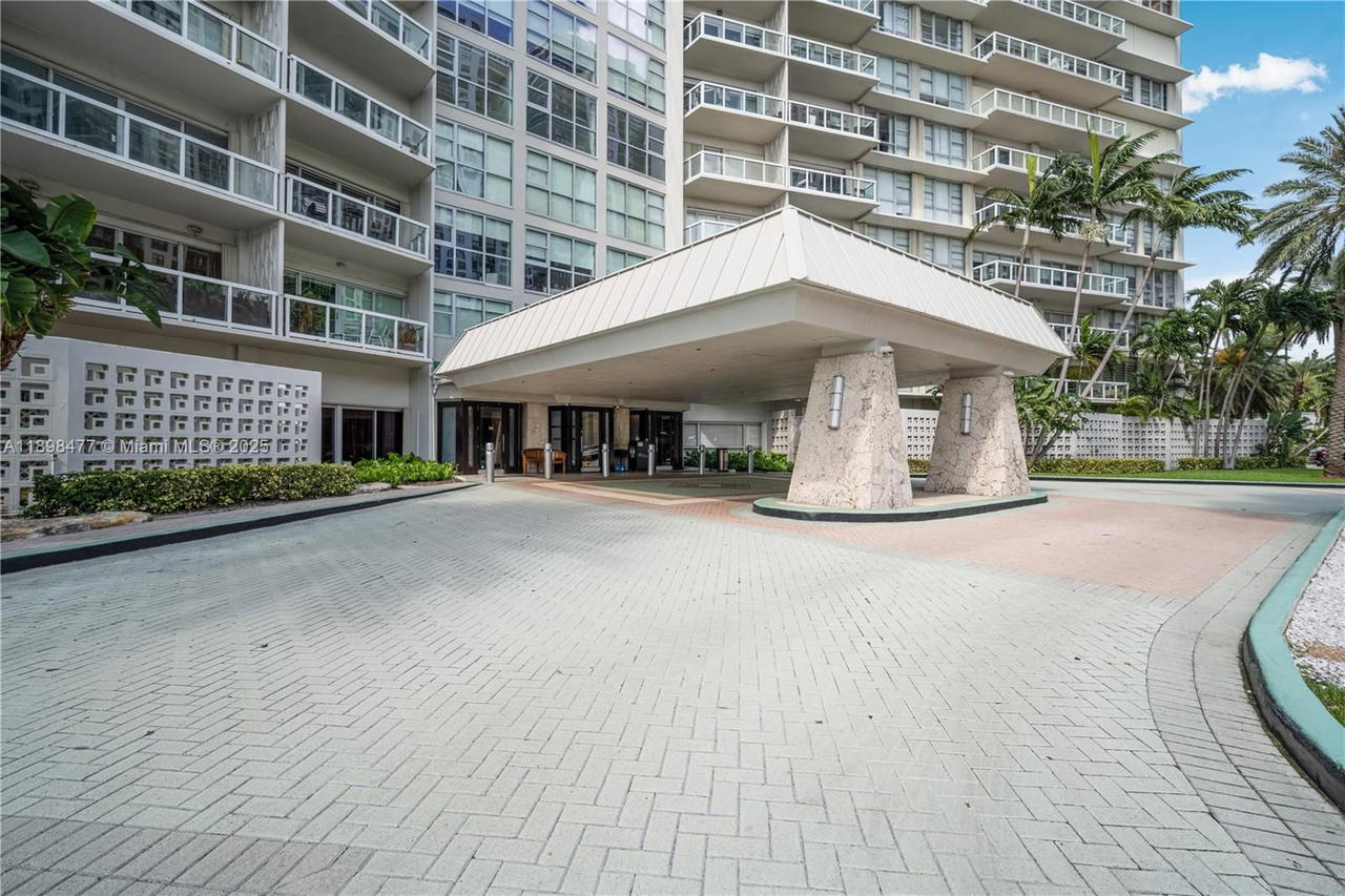 Real estate property located at 2451 Brickell Ave #6N, Miami-dade, Brickell Townhouse Condo, Miami, FL