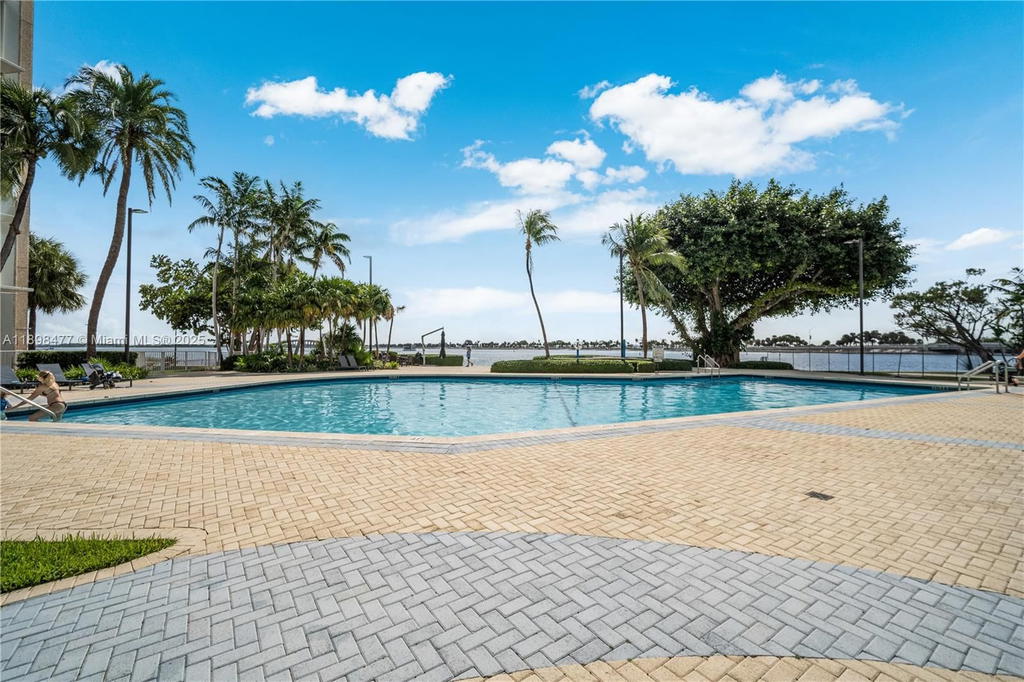 Real estate property located at 2451 Brickell Ave #6N, Miami-dade, Brickell Townhouse Condo, Miami, FL