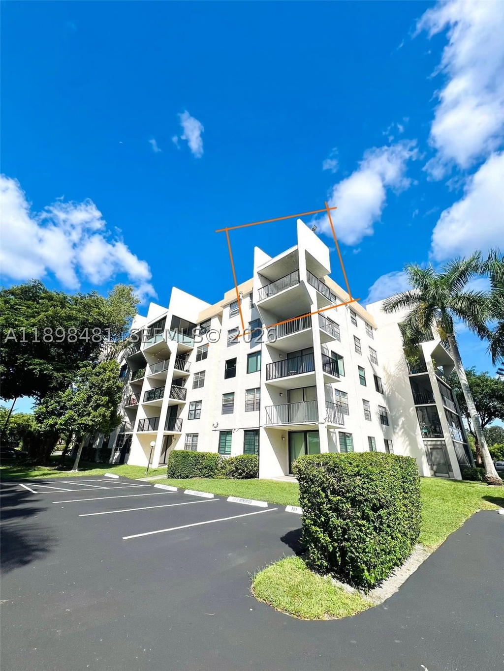 Real estate property located at 6190 Woodlands Blvd #517, Broward, Gate Three Condo, Tamarac, FL