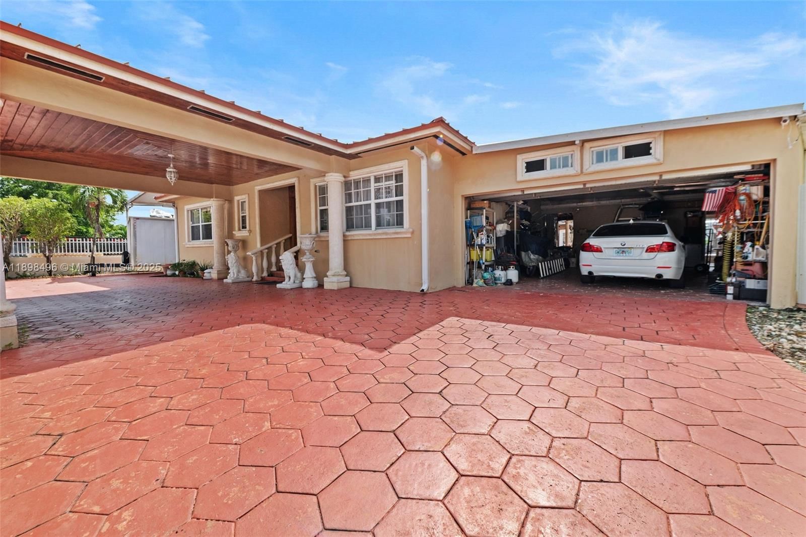 Real estate property located at 100 37th St, Miami-dade, Hialeah Manors Amd Pl, Hialeah, FL