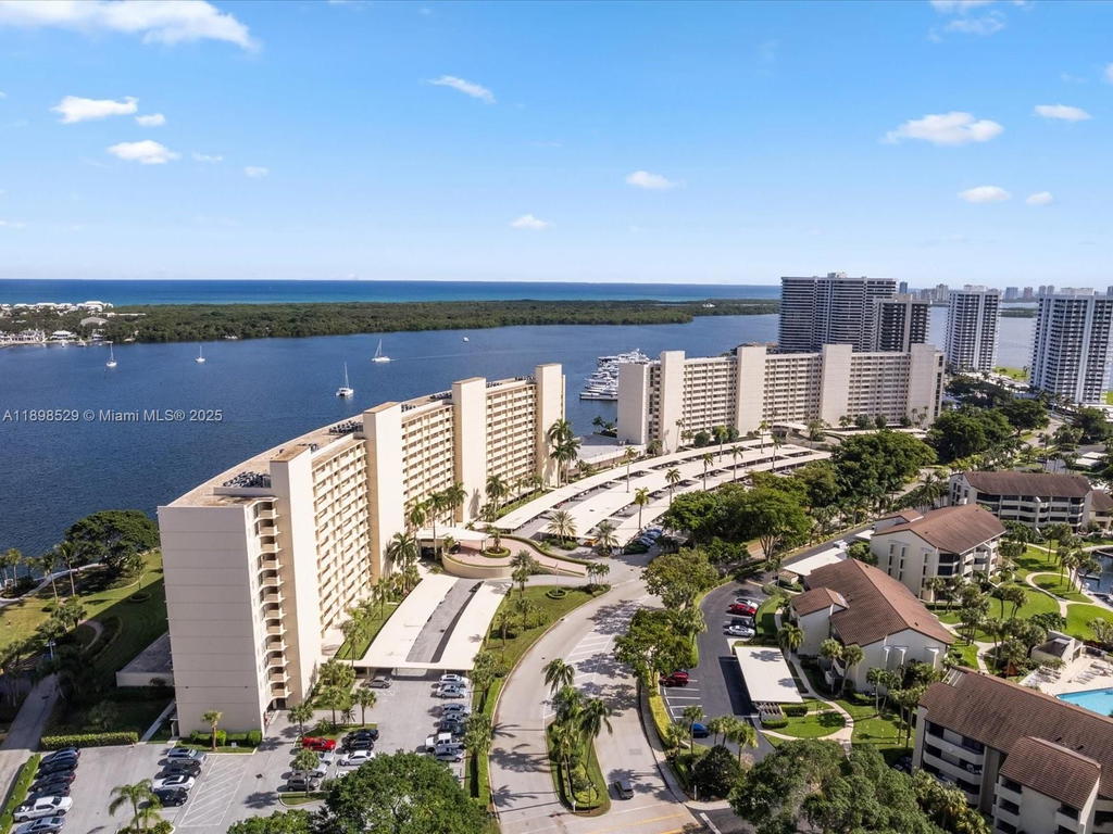 Real estate property located at 136 Lakeshore Dr PH-13, Palm Beach, Old Port Cove Condo Two, North Palm Beach, FL