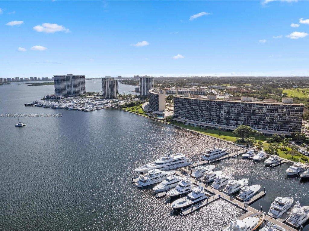 Real estate property located at 136 Lakeshore Dr PH-13, Palm Beach, Old Port Cove Condo Two, North Palm Beach, FL