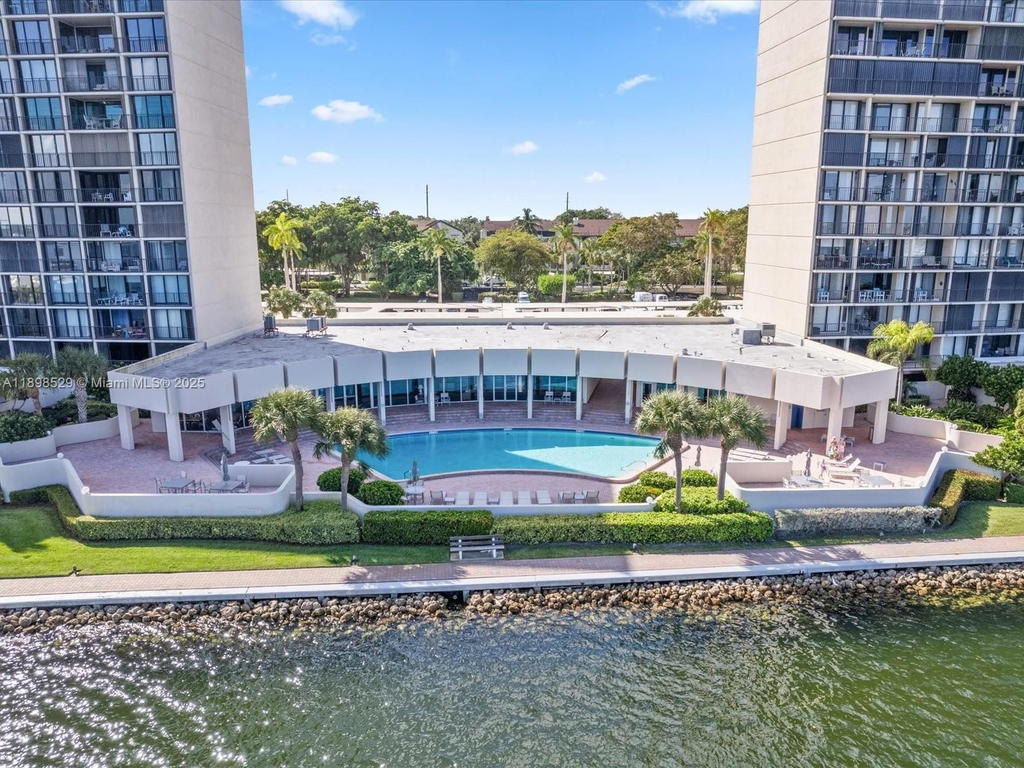 Real estate property located at 136 Lakeshore Dr PH-13, Palm Beach, Old Port Cove Condo Two, North Palm Beach, FL