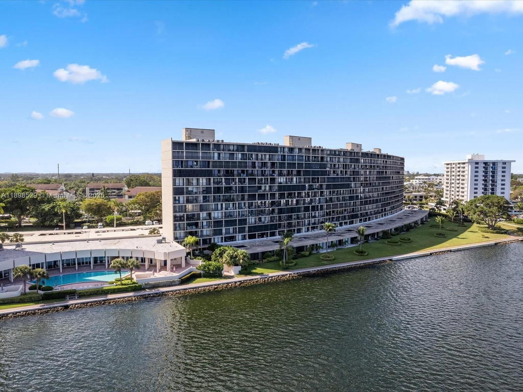 Real estate property located at 136 Lakeshore Dr PH-13, Palm Beach, Old Port Cove Condo Two, North Palm Beach, FL