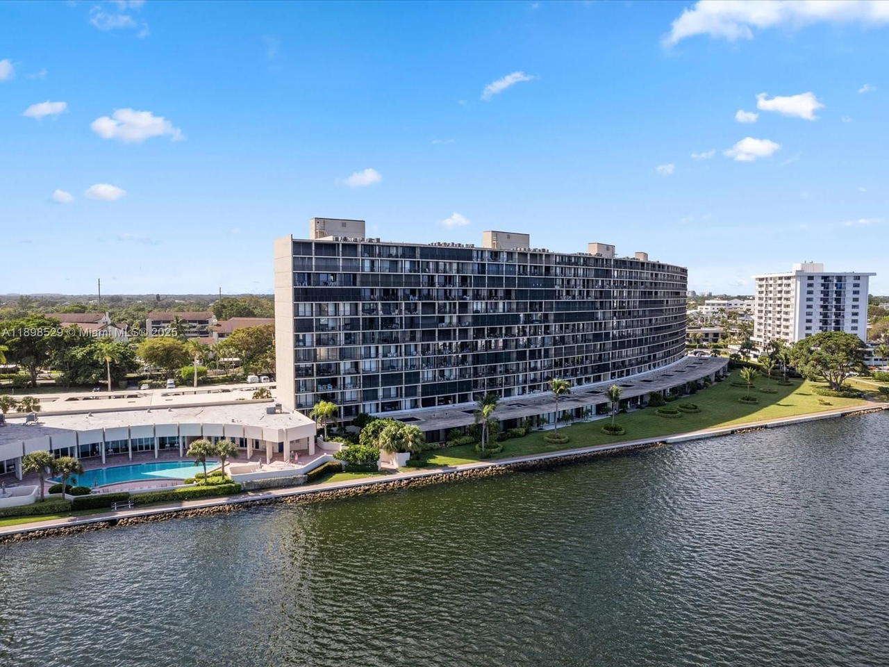 Real estate property located at 136 Lakeshore Dr PH-13, Palm Beach, Old Port Cove Condo Two, North Palm Beach, FL
