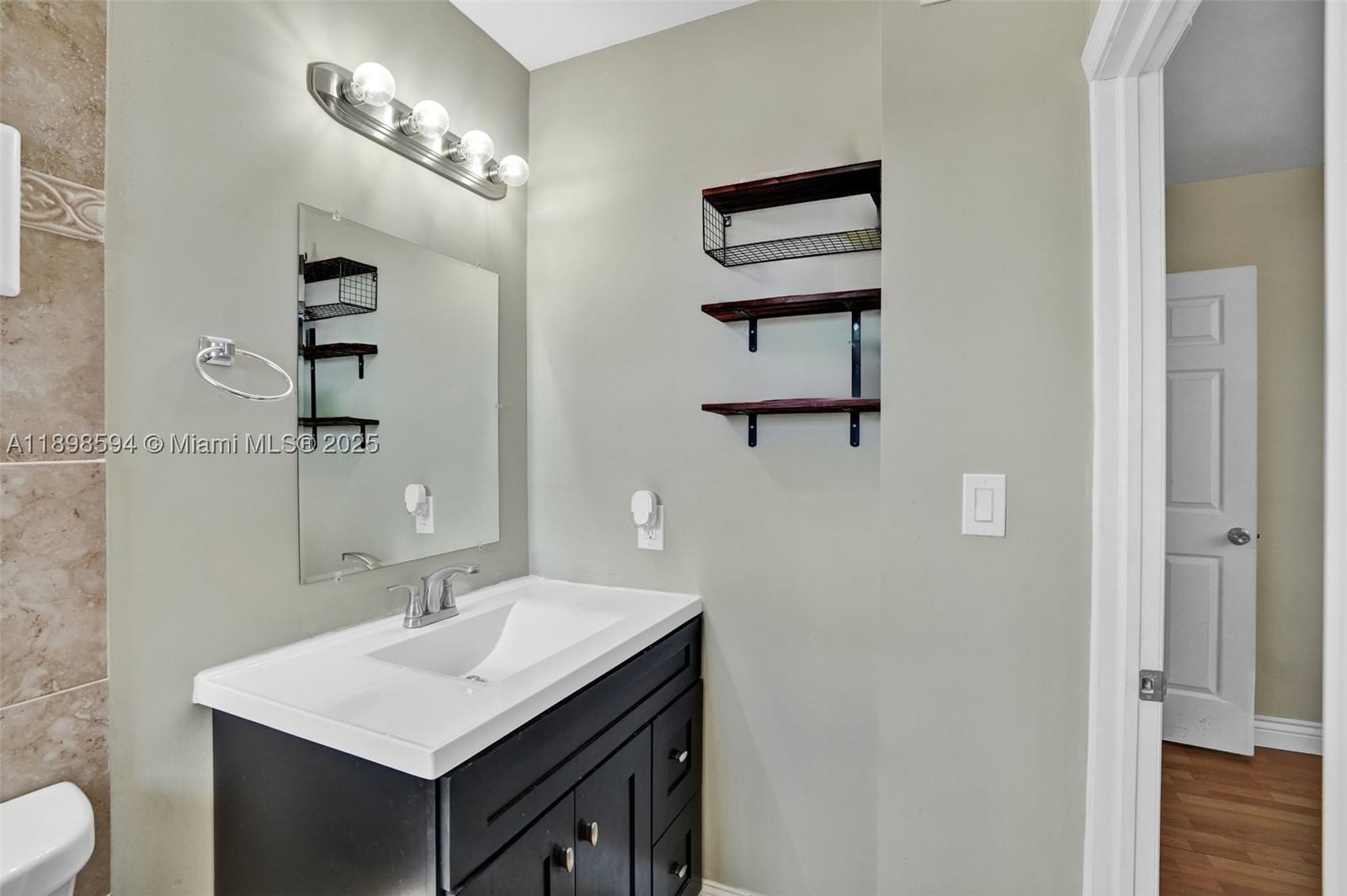 Real estate property located at 4350 11th Ct #62, Miami-dade, Mango Hill Condo No 2, Hialeah, FL