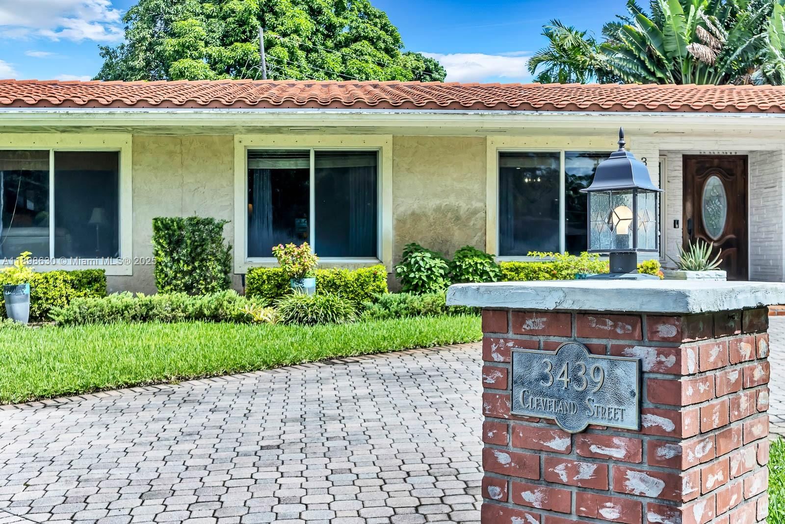 Real estate property located at 3439 Cleveland St, Broward, Hollywood Hills, Hollywood, FL