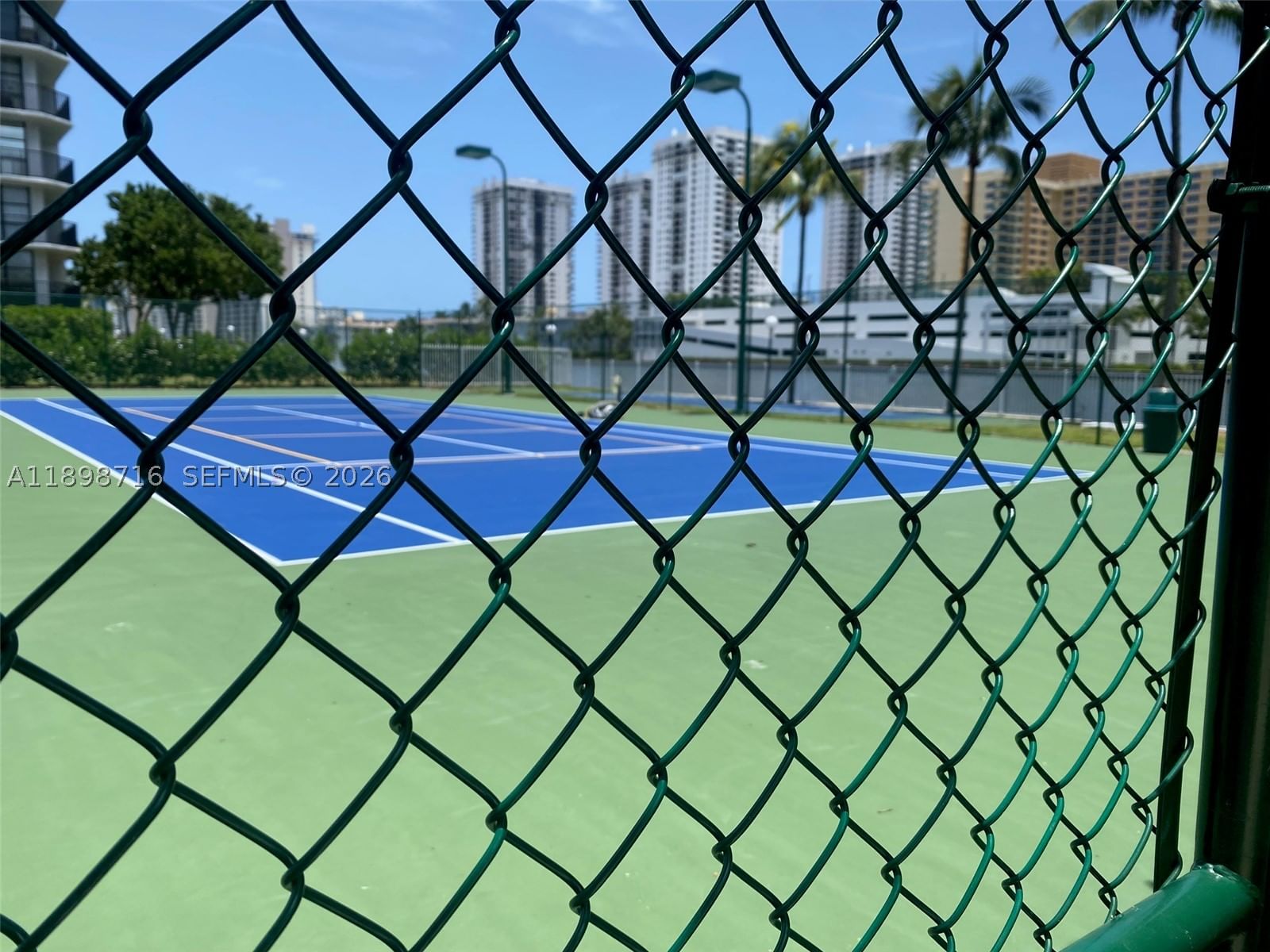 Real estate property located at 1000 Parkview Dr #427, Broward, Oceanview Park Condo, Hallandale Beach, FL