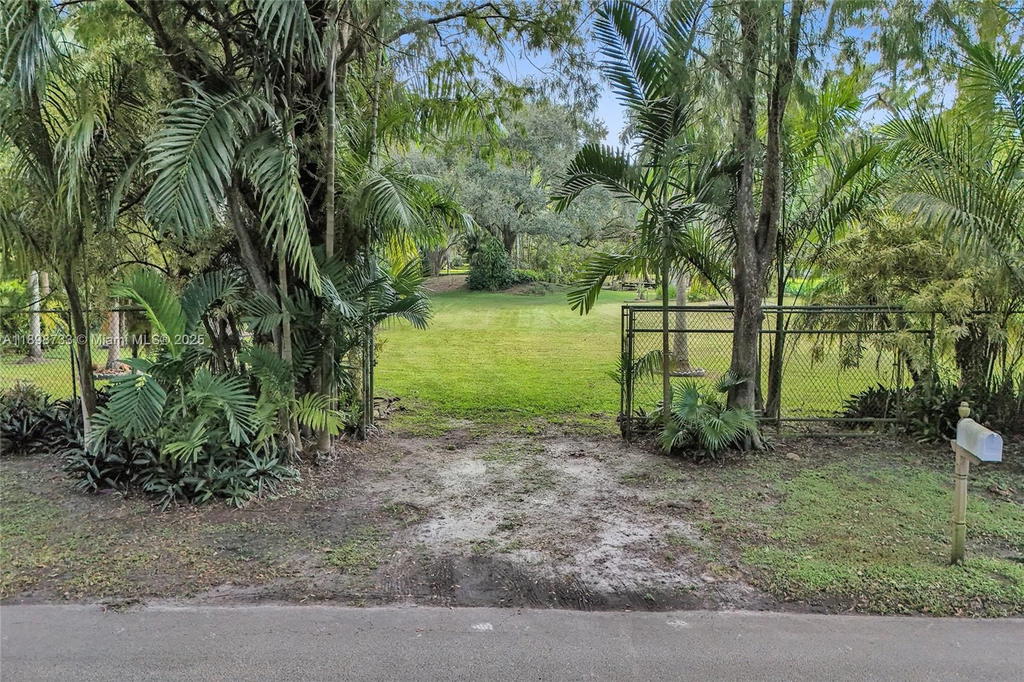 Real estate property located at 14270 20th Street, Broward, Fla Fruit Lands Co, Davie, FL