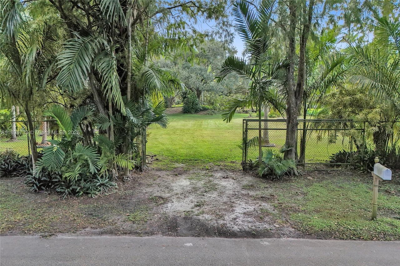 Real estate property located at 14270 20th Street, Broward, Fla Fruit Lands Co, Davie, FL