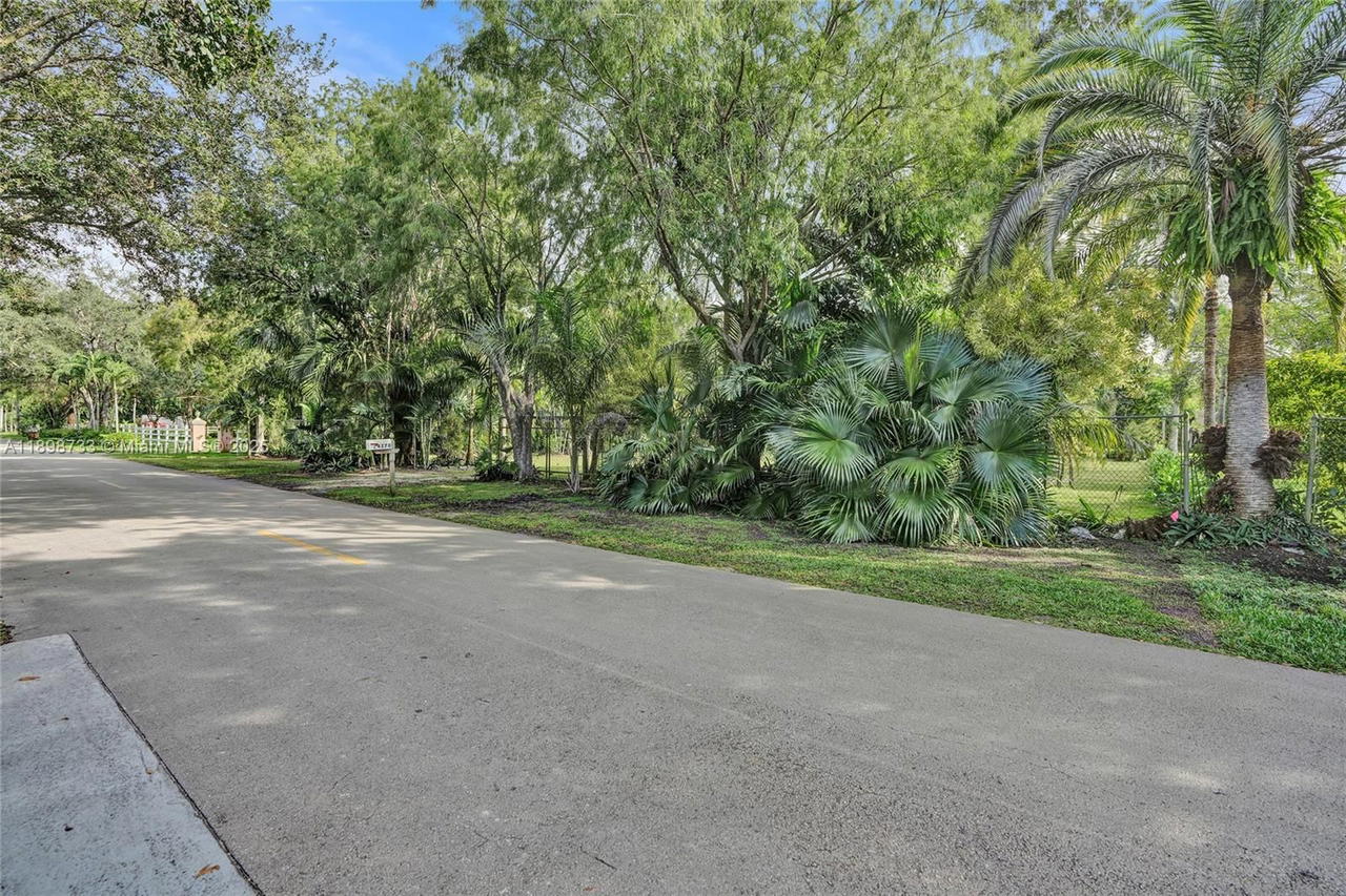 Real estate property located at 14270 20th Street, Broward, Fla Fruit Lands Co, Davie, FL