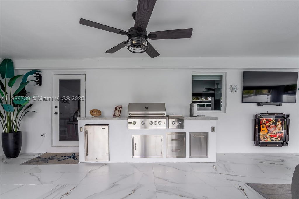 Real estate property located at 11350 57th St, Miami-dade, Westwood Lake 9th Addn, Miami, FL