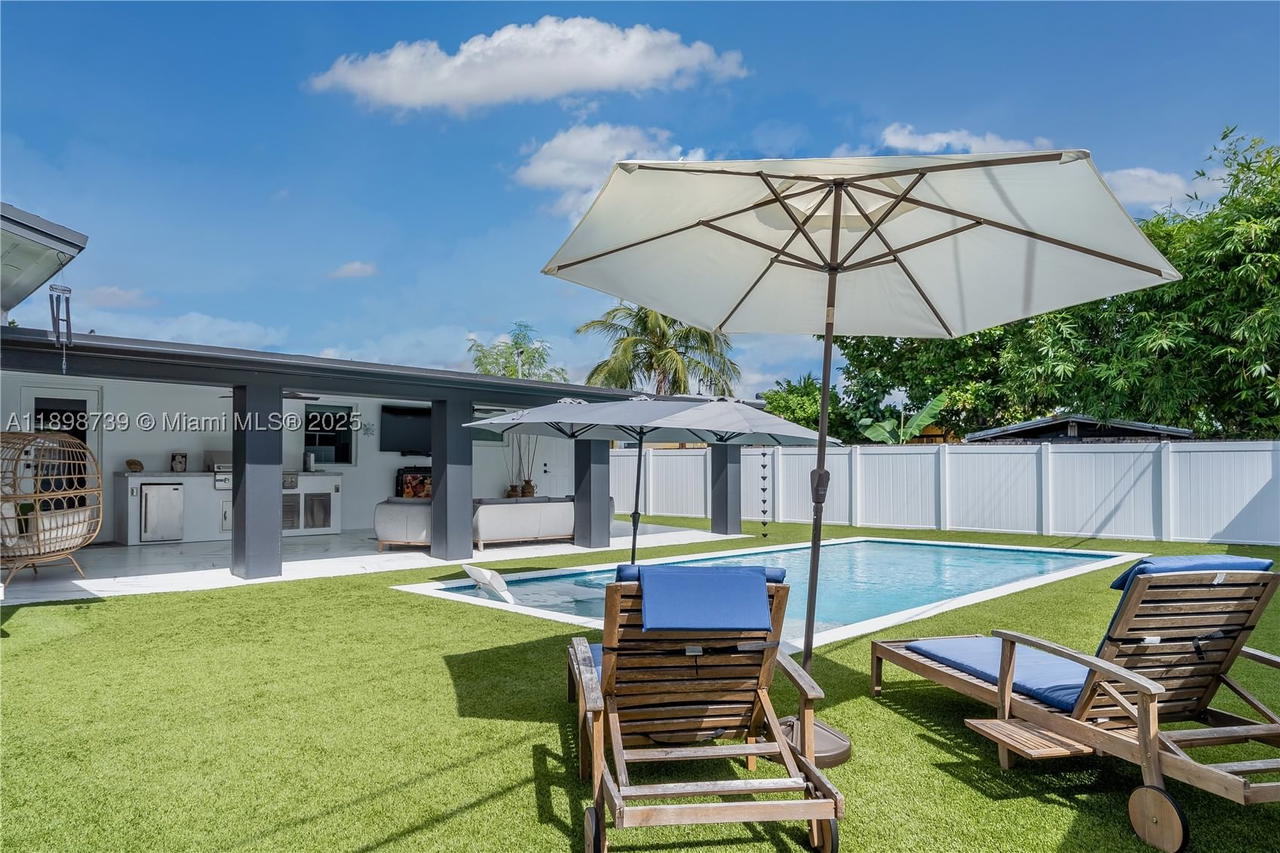 Real estate property located at 11350 57th St, Miami-dade, Westwood Lake 9th Addn, Miami, FL