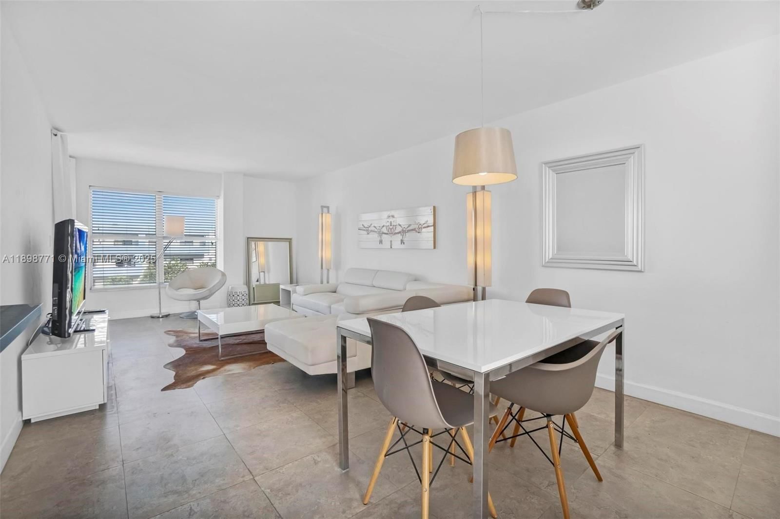 Real estate property located at 1615 West Ave #504, Miami-dade, West Court Condo, Miami Beach, FL