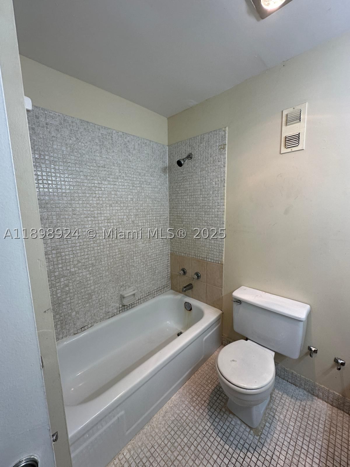 Real estate property located at 2051 46th Ave F102, Broward, Newport At Lauderhill Con, Lauderhill, FL
