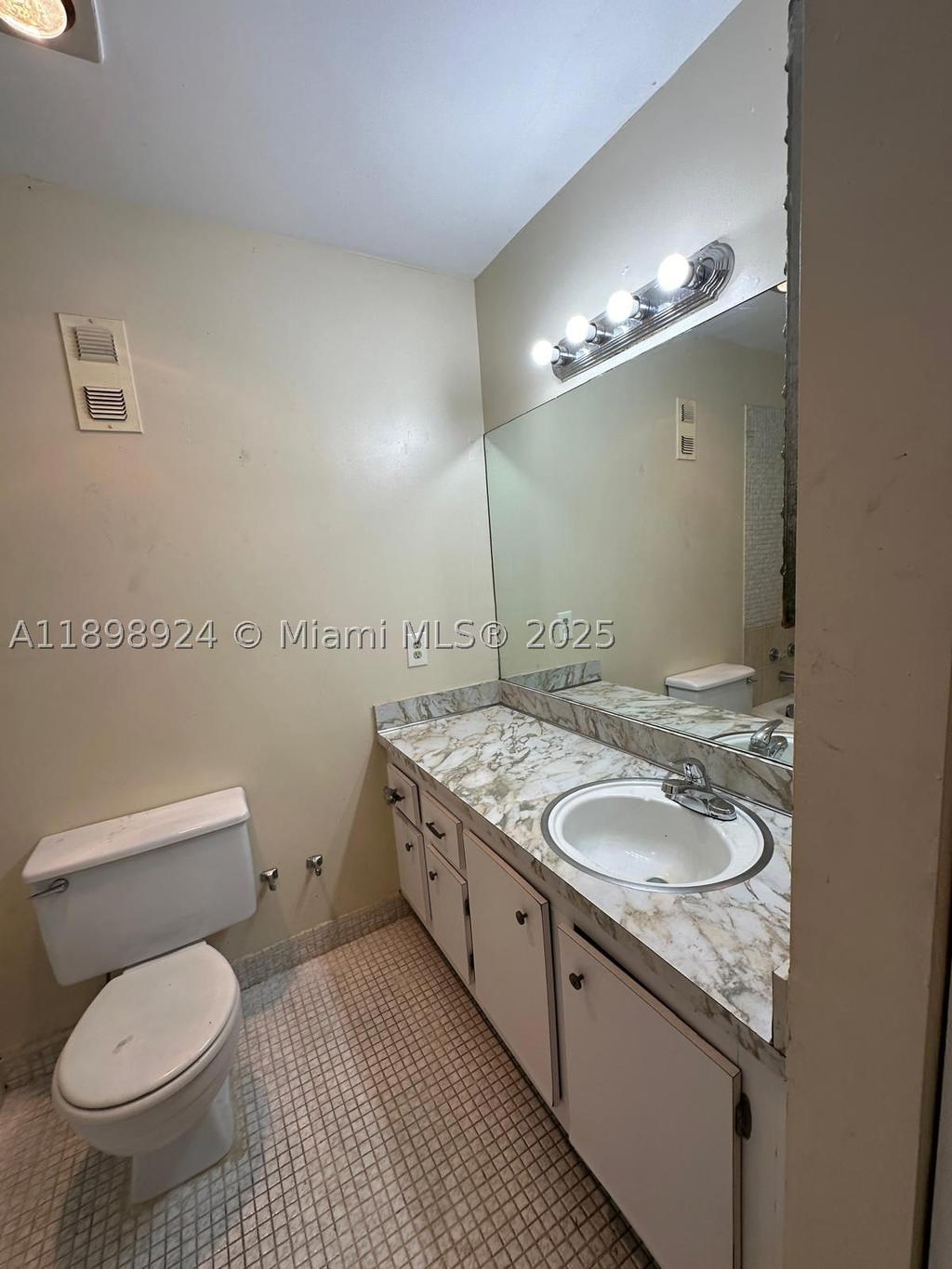 Real estate property located at 2051 46th Ave F102, Broward, Newport At Lauderhill Con, Lauderhill, FL
