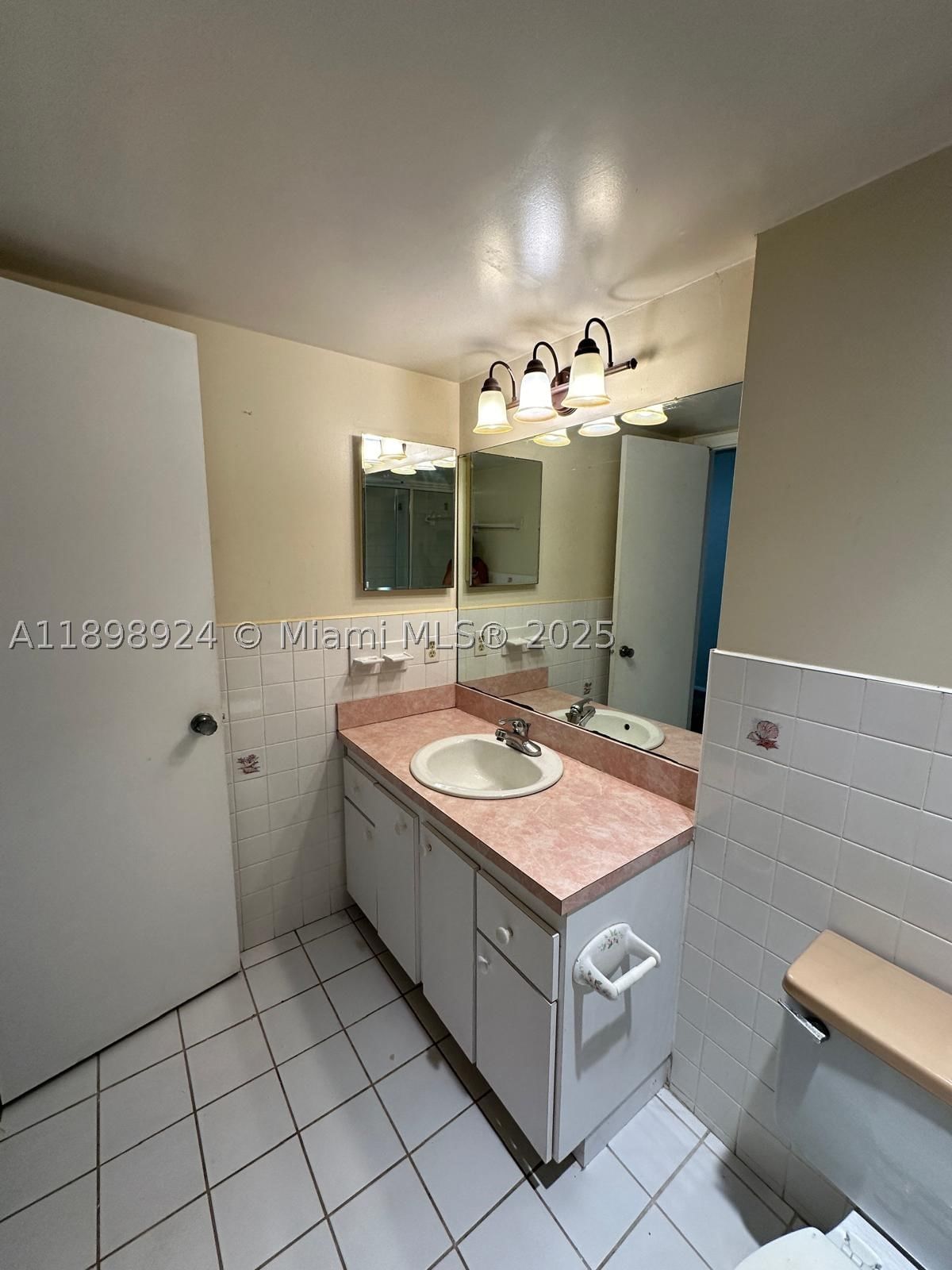 Real estate property located at 2051 46th Ave F102, Broward, Newport At Lauderhill Con, Lauderhill, FL