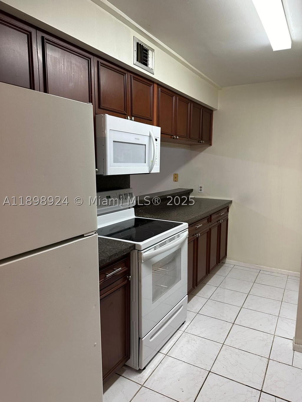 Real estate property located at 2051 46th Ave F102, Broward, Newport At Lauderhill Con, Lauderhill, FL