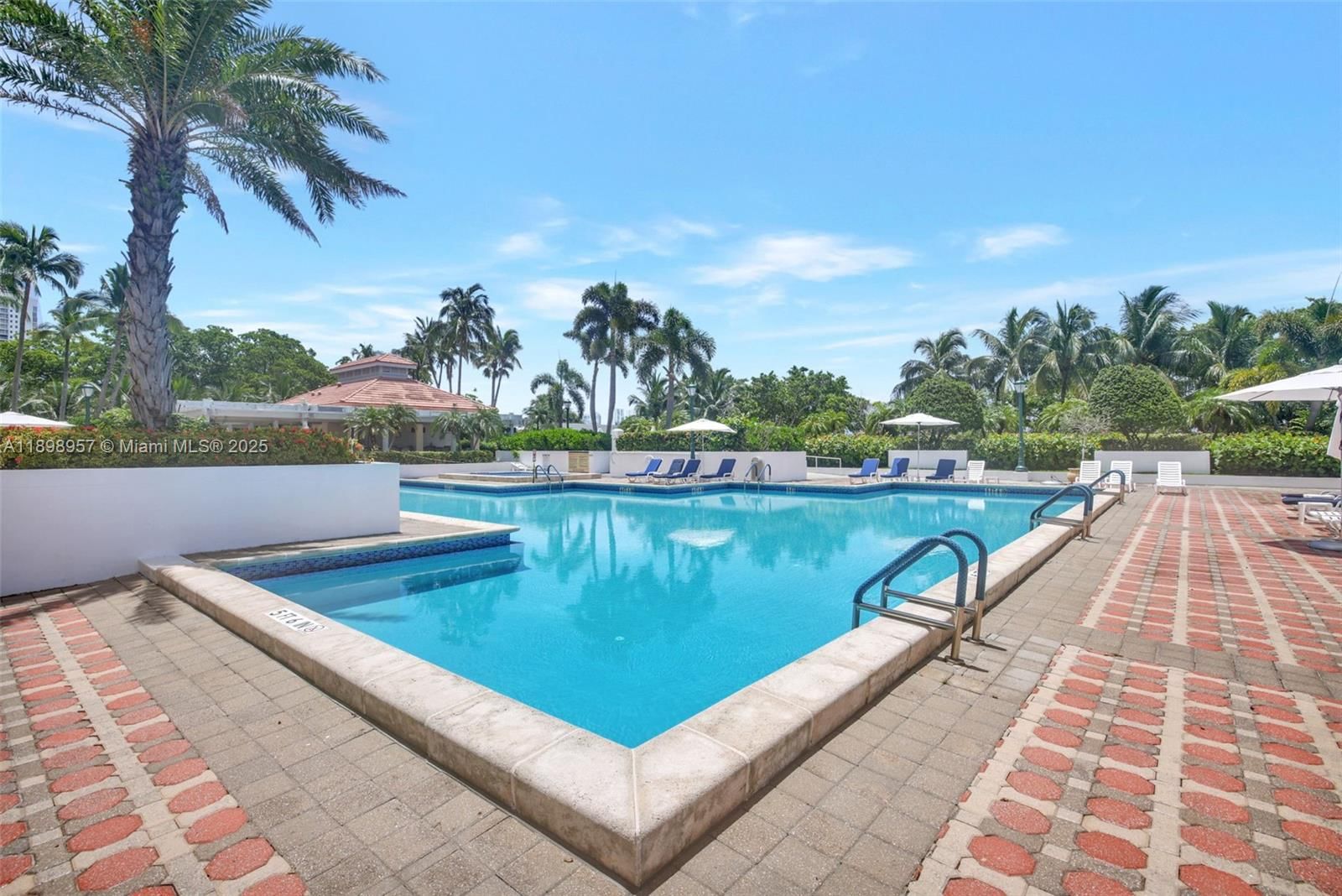 Real estate property located at 1000 ISLAND Blvd #302, Miami-dade, Williams Island, Aventura, FL