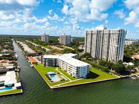 Real estate property located at 1700 105th St #312, Miami-dade, The Shores Condominium, Miami Shores, FL