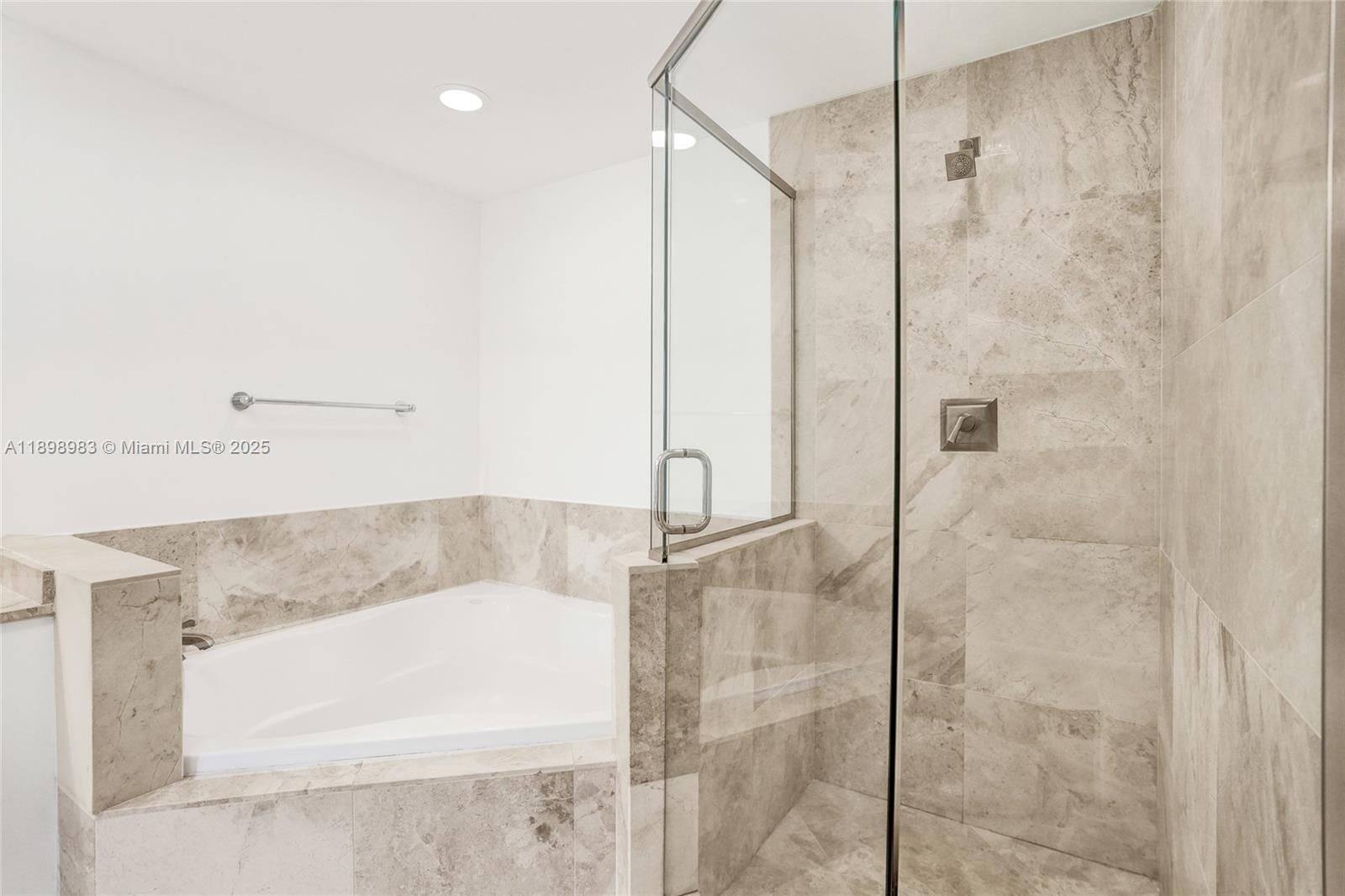 Real estate property located at 510 84th Ave #518, Broward, Veranda Condo, Plantation, FL