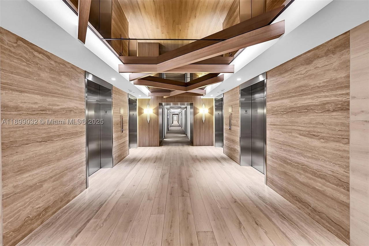 Real estate property located at 2301 Collins Ave #736, Miami-dade, Roney Palace Condo, Miami Beach, FL