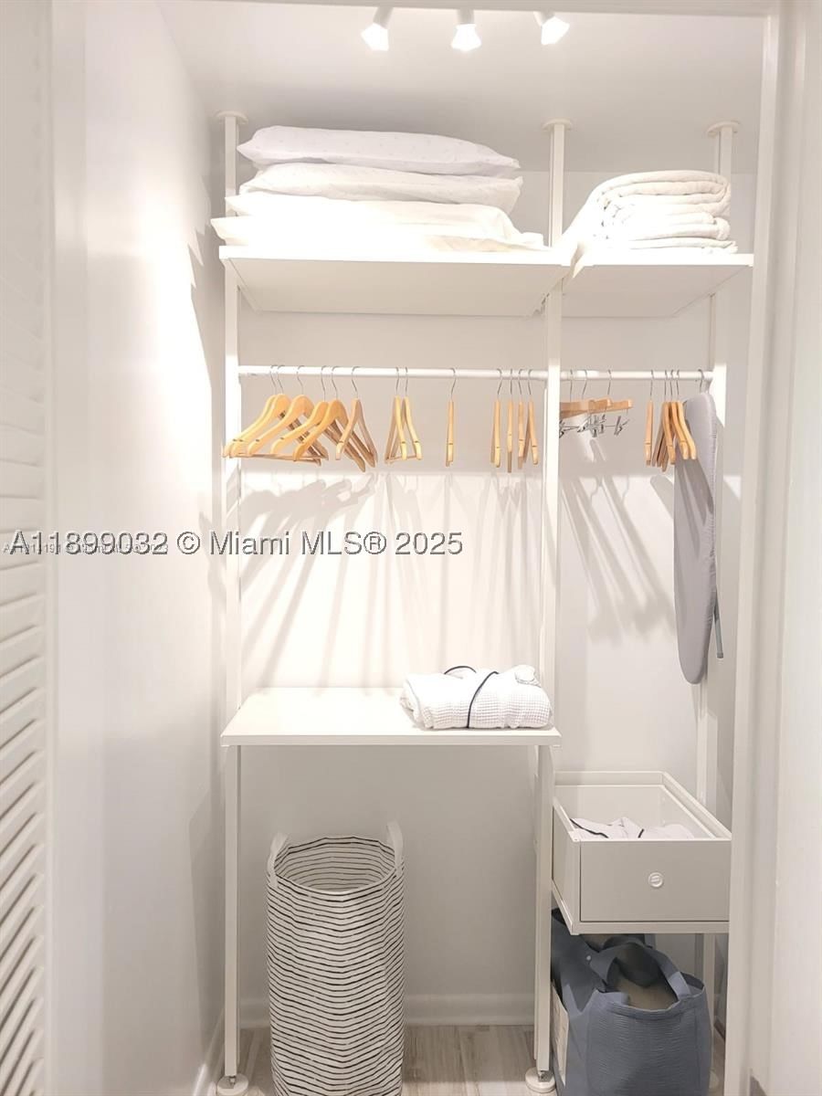 Real estate property located at 2301 Collins Ave #736, Miami-dade, Roney Palace Condo, Miami Beach, FL