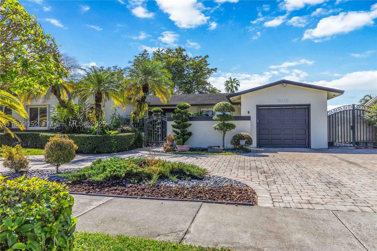 Real estate property located at 12410 106th Ter, Miami-dade, Devon Aire Estates Sec 2, Miami, FL