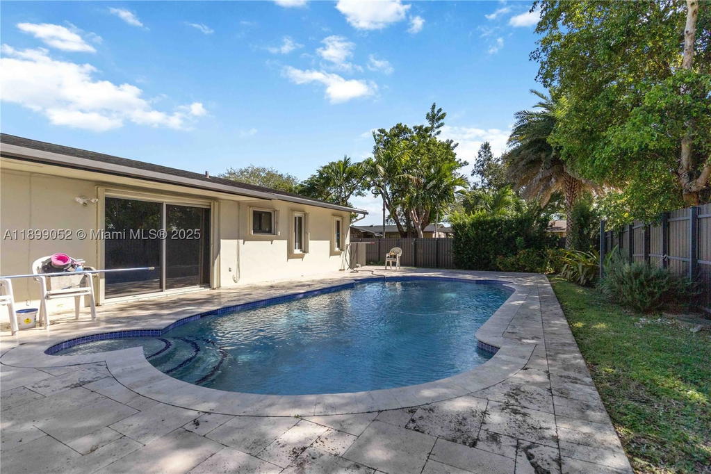 Real estate property located at 12410 106th Ter, Miami-dade, Devon Aire Estates Sec 2, Miami, FL