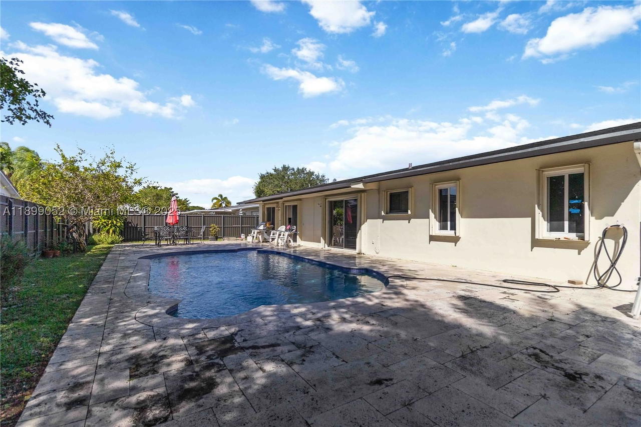 Real estate property located at 12410 106th Ter, Miami-dade, Devon Aire Estates Sec 2, Miami, FL