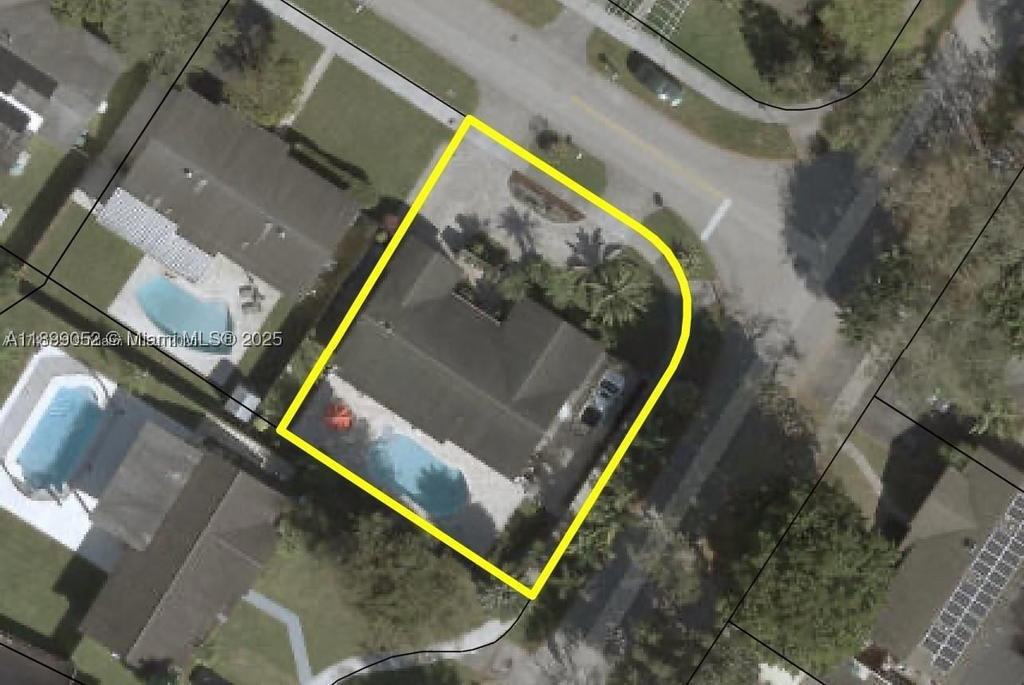 Real estate property located at 12410 106th Ter, Miami-dade, Devon Aire Estates Sec 2, Miami, FL