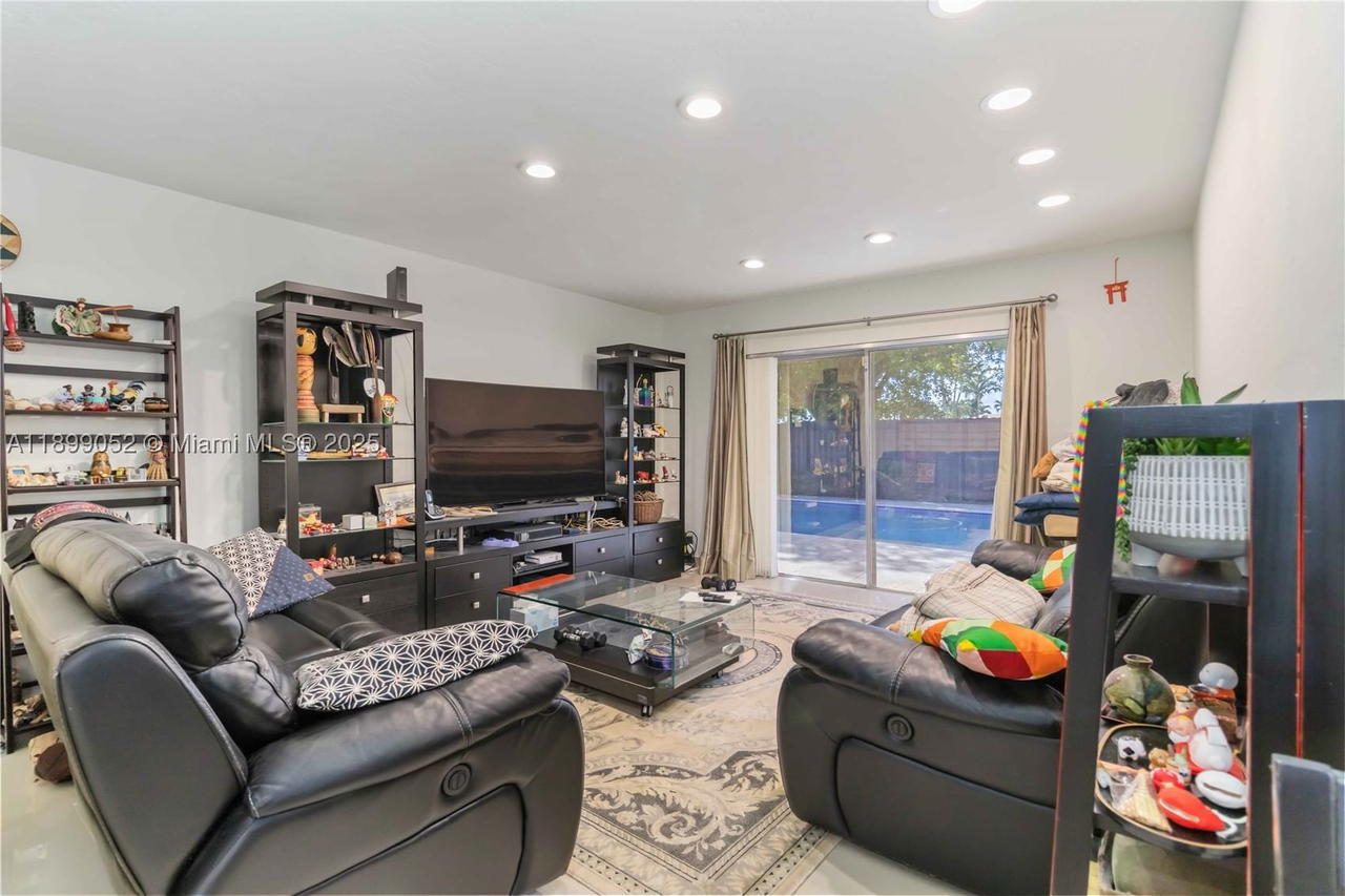 Real estate property located at 12410 106th Ter, Miami-dade, Devon Aire Estates Sec 2, Miami, FL