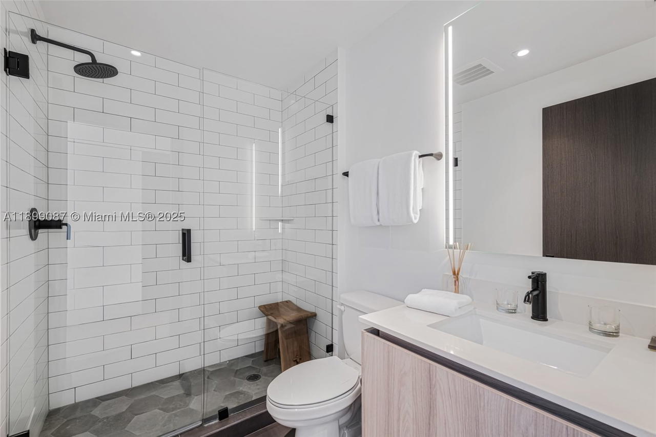 Real estate property located at 398 5th St #3017, Miami-dade, The Elser Residences, Miami, FL