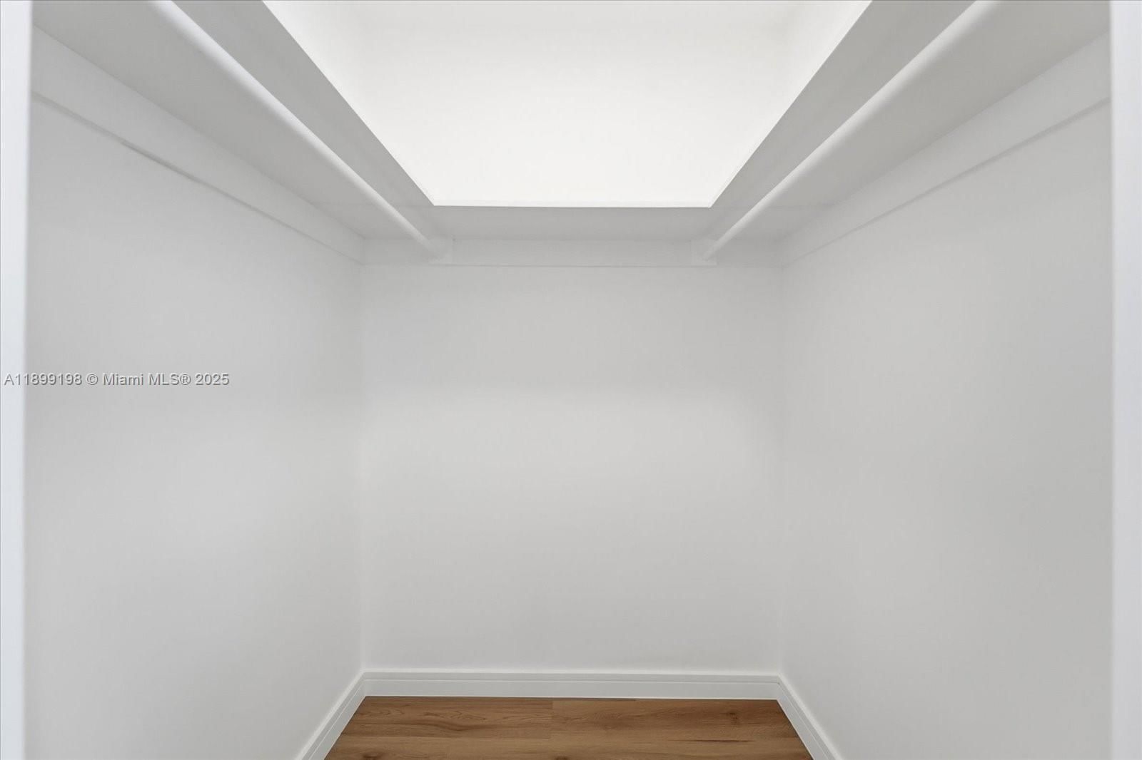 Real estate property located at 1000 West Ave #920, Miami-dade, Mirador 1000 Condo, Miami Beach, FL