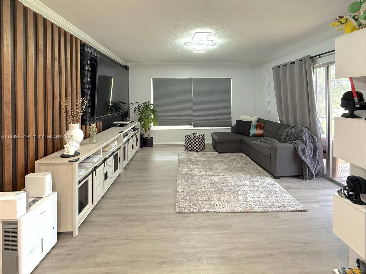 Real estate property located at 4160 Inverrary Dr #212, Broward, Manors Of Inverrary I-5, Lauderhill, FL