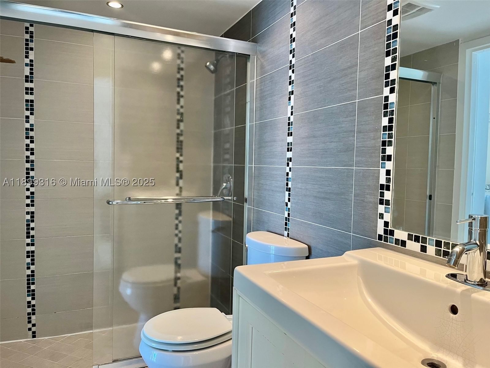 Real estate property located at 7601 Treasure Dr #2308, Miami-dade, The Grandview Palace Cond, North Bay Village, FL