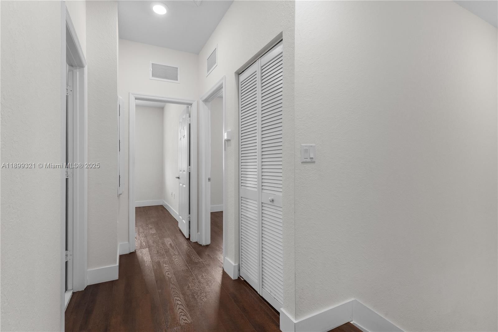 Real estate property located at 10611 33rd Ct, Miami-dade, Aquabella Section Two, Hialeah, FL