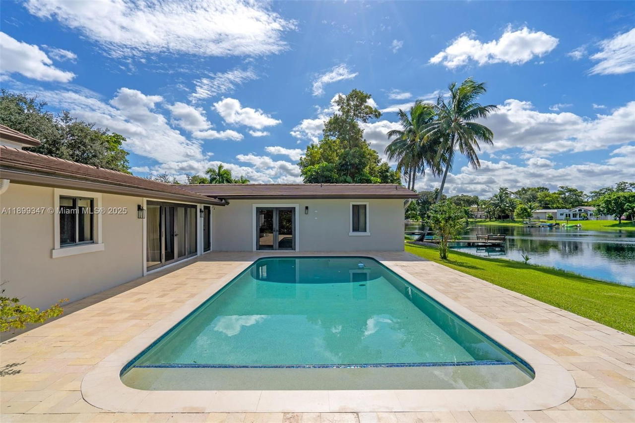 Real estate property located at 14940 Egan Ln, Miami-dade, Miami Lakes Sec 3, Miami Lakes, FL