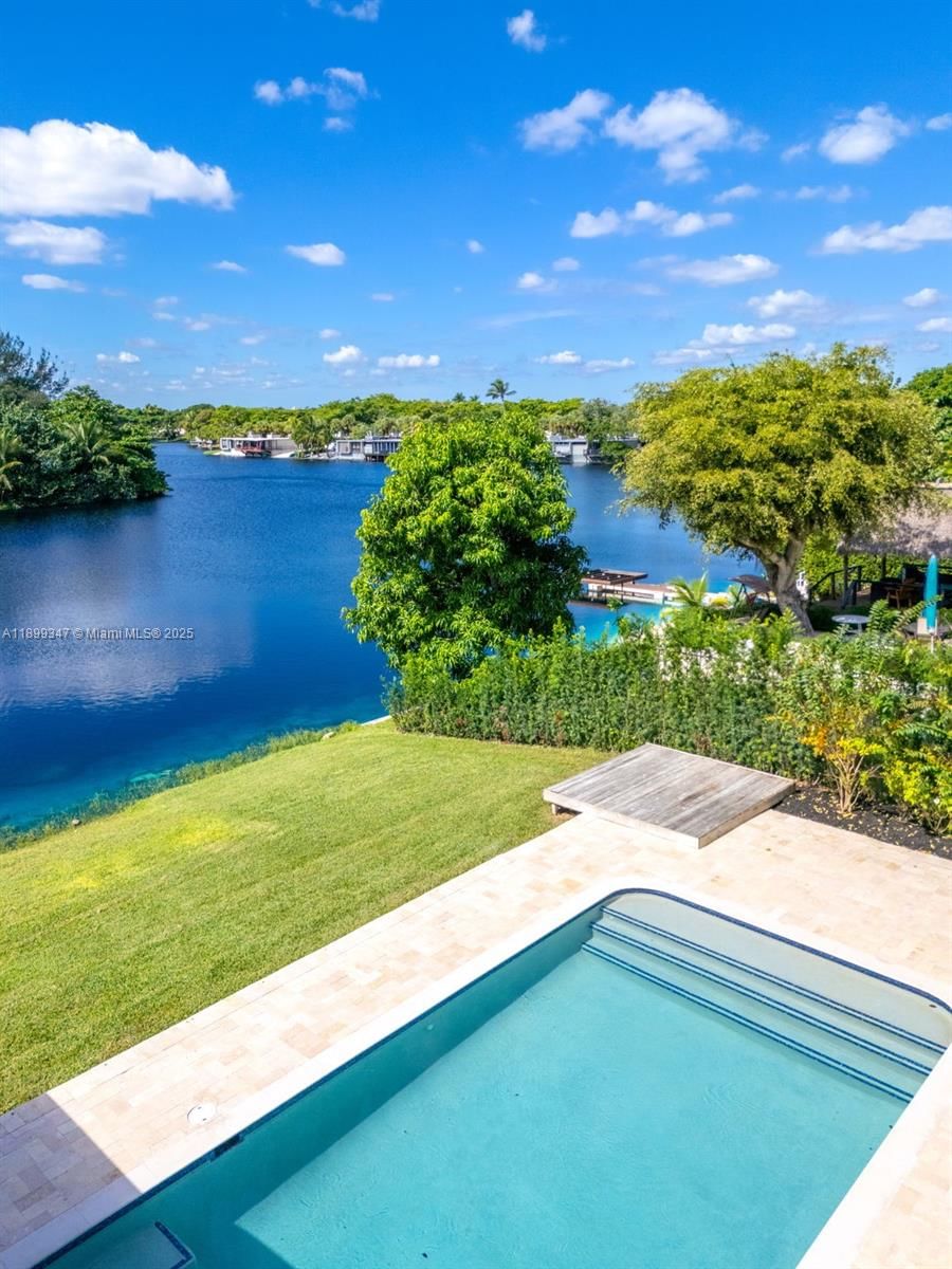 Real estate property located at 14940 Egan Ln, Miami-dade, Miami Lakes Sec 3, Miami Lakes, FL