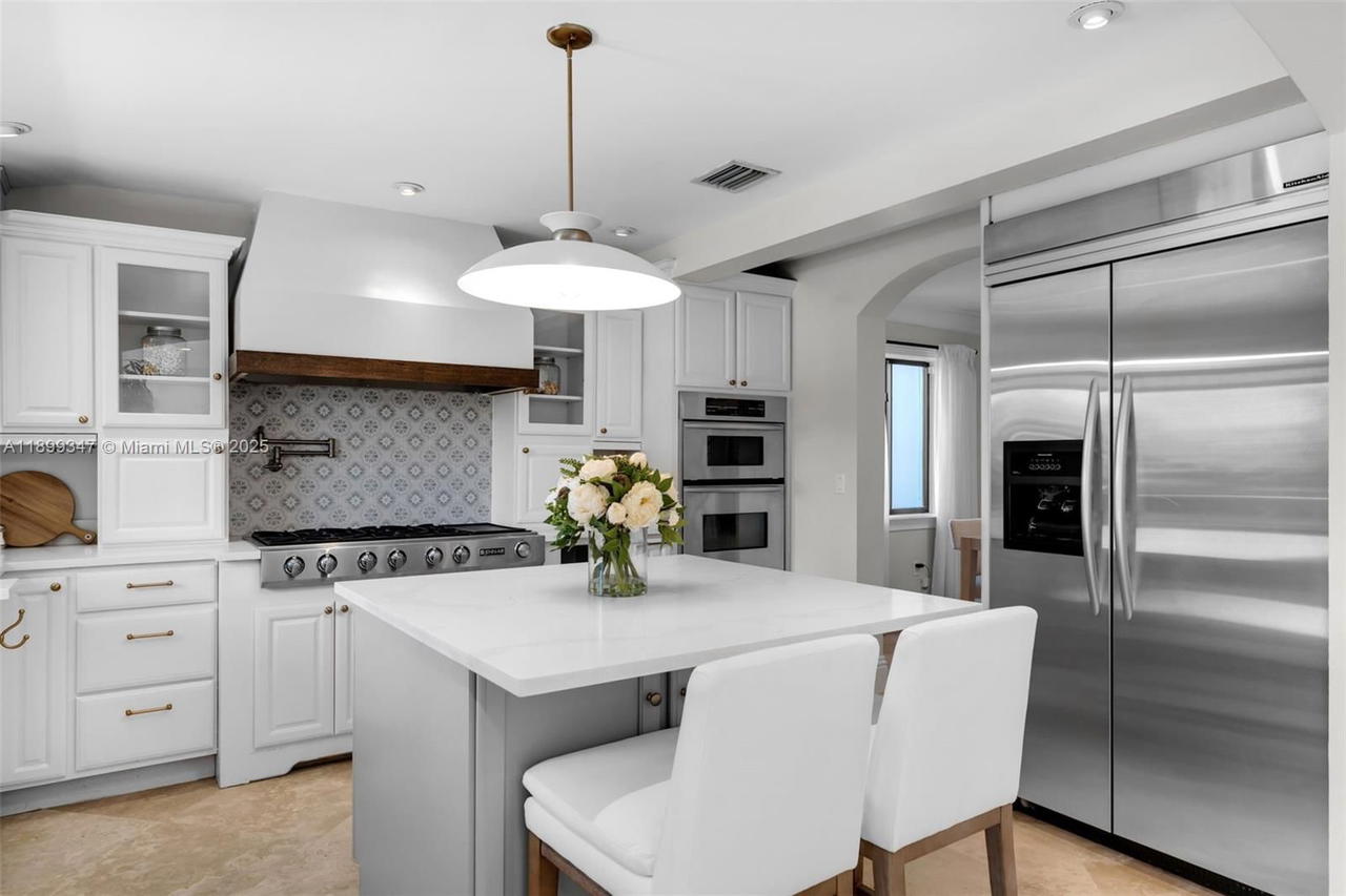 Real estate property located at 14940 Egan Ln, Miami-dade, Miami Lakes Sec 3, Miami Lakes, FL