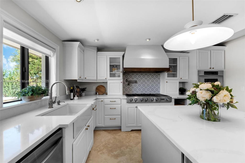 Real estate property located at 14940 Egan Ln, Miami-dade, Miami Lakes Sec 3, Miami Lakes, FL
