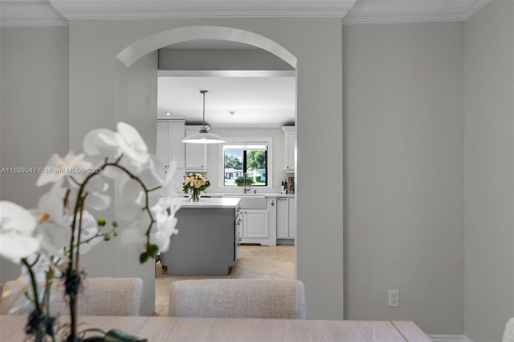 Real estate property located at 14940 Egan Ln, Miami-dade, Miami Lakes Sec 3, Miami Lakes, FL